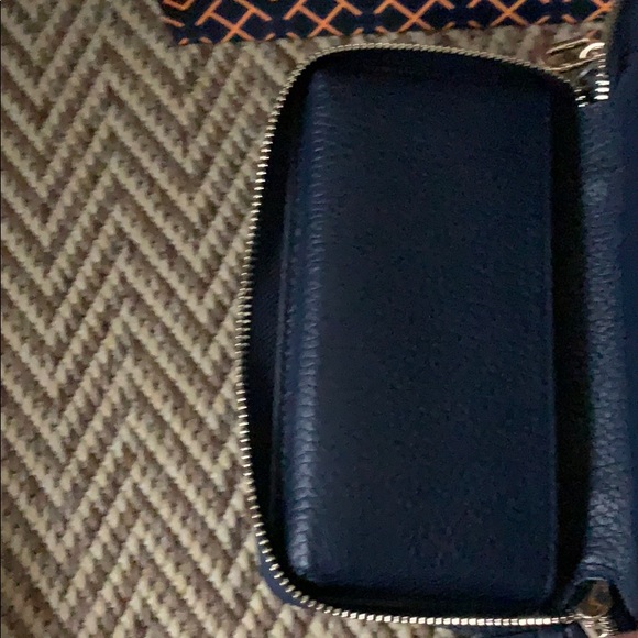 NWT last one❤️Tory Burch Smartphone Wristlet - Picture 7 of 8